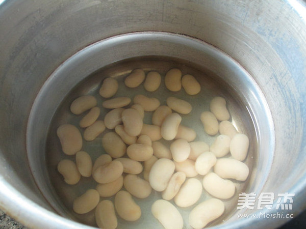 White Kidney Bean Pumpkin Soup recipe