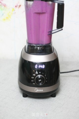 Colorful Nut Milkshake recipe