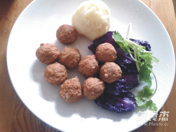 Mashed Potatoes with Meatballs recipe