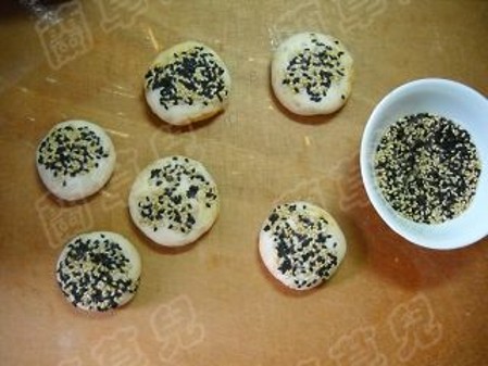 Spicy Sesame Biscuits recipe