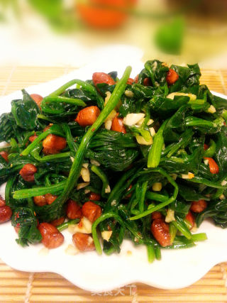 Spinach Mixed with Peanuts recipe