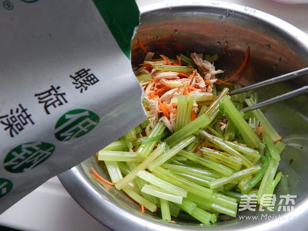 Shredded Chicken with Cress recipe