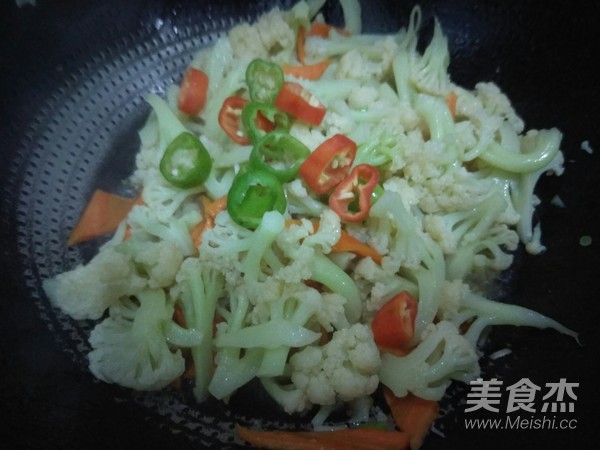 Vegetarian Stir-fried Organic Cauliflower recipe