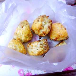 Bacon Cheese Scones recipe