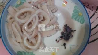 Two Mushrooms with Squid in Chicago Sauce recipe