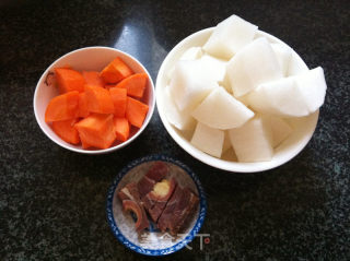 Salty Bone Ham and Radish Soup recipe