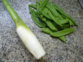 Stir-fried Snow Peas with Dried Rice and Pork recipe