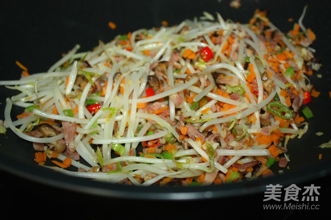 Fried Noodles with Shiitake and Bacon recipe