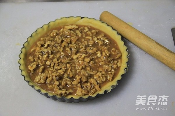 Aroma Walnut Pie recipe