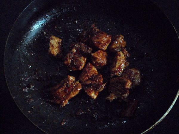 Pork Ribs with Roasted Bean Tendon recipe