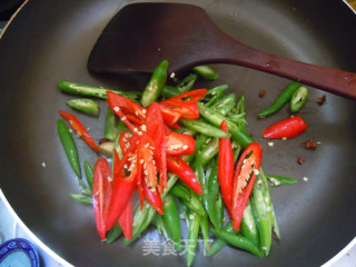 [stir-fried Duck Intestines with Double Pepper]--salad Can Also be Stir-fried recipe