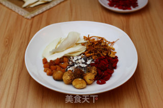 Guangdong Old Fire Soup-cordyceps Flower Scallop Corn Soup recipe