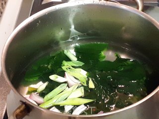 Tofu Seaweed Soup recipe