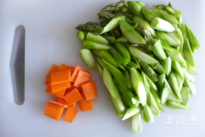 Scrambled Eggs with Asparagus and Shrimp recipe