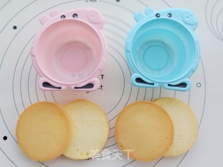Peppa Pig Fruit Box Cake recipe