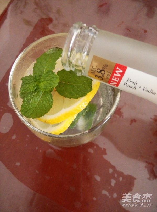 Lemon Mint Cocktail recipe