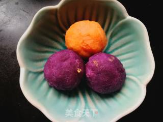 Two-color Potato Ball Yogurt Cover recipe