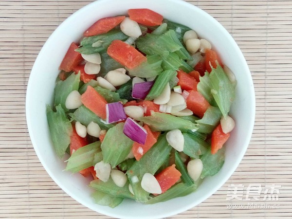 Almonds Mixed with Celery recipe