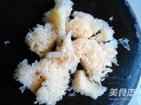 White Fungus Flower Glue Soup recipe