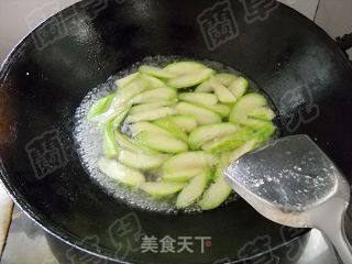 Twisted Loofah Vermicelli Soup recipe