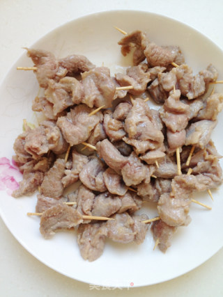 Stir-fried Meat Dishes Give A Barbecue Taste-toothpick Lamb recipe