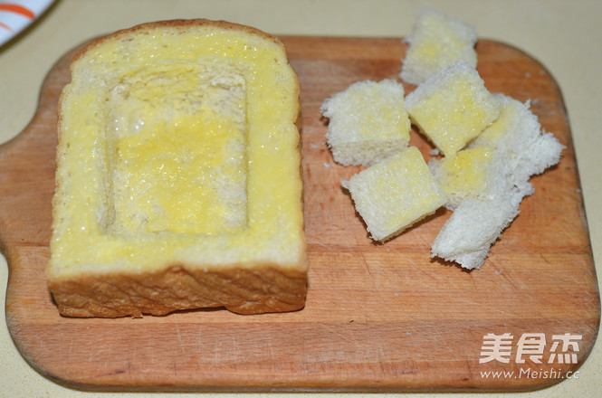 Fresh Milk Protein Toast + Salmon Toast Box recipe