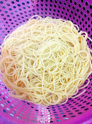 Stir-fried Spaghetti with Garlic Pepper recipe