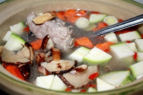 Fresh Vegetable Bone Soup recipe