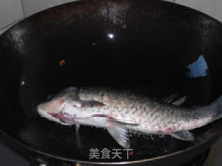 Family Nutrition and Health Soup-seaweed Tofu Crucian Carp Soup recipe