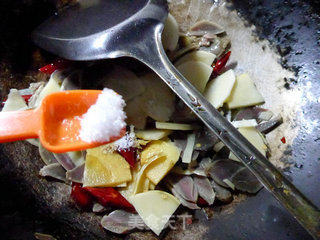 Fried Duck Gizzards with Winter Bamboo Shoots recipe