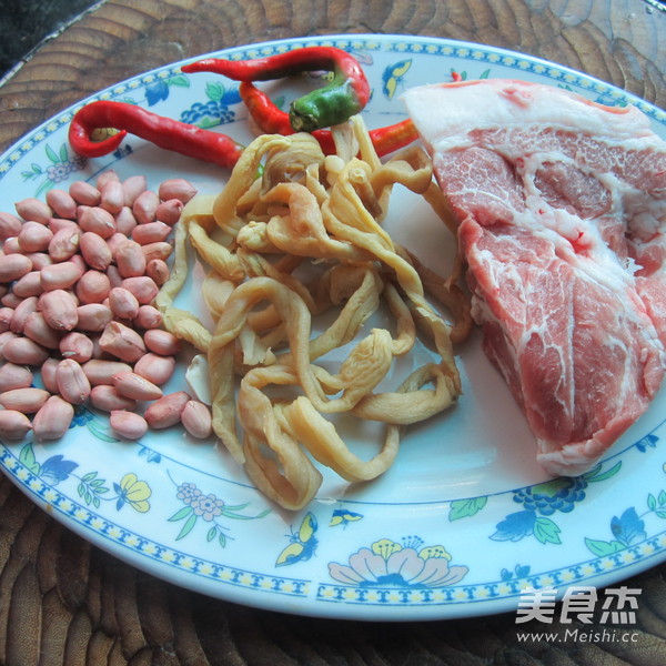 Peanuts, Minced Meat and Dried Radish recipe