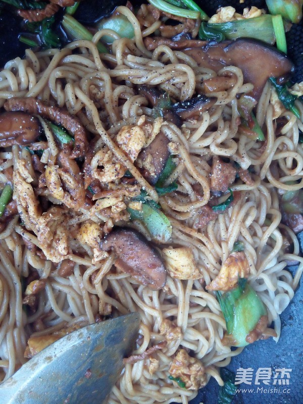 Sauce Fried Noodles recipe