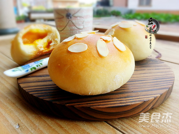 Chinese Mango Jam Almond Sliced Bread recipe