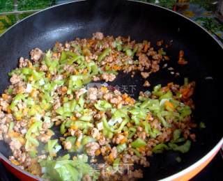 #aca婚纱明星大赛# Roasted Pork Roll with Green Pepper recipe