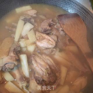 "hometown Gourmet" Stewed Yam with Little Cock recipe