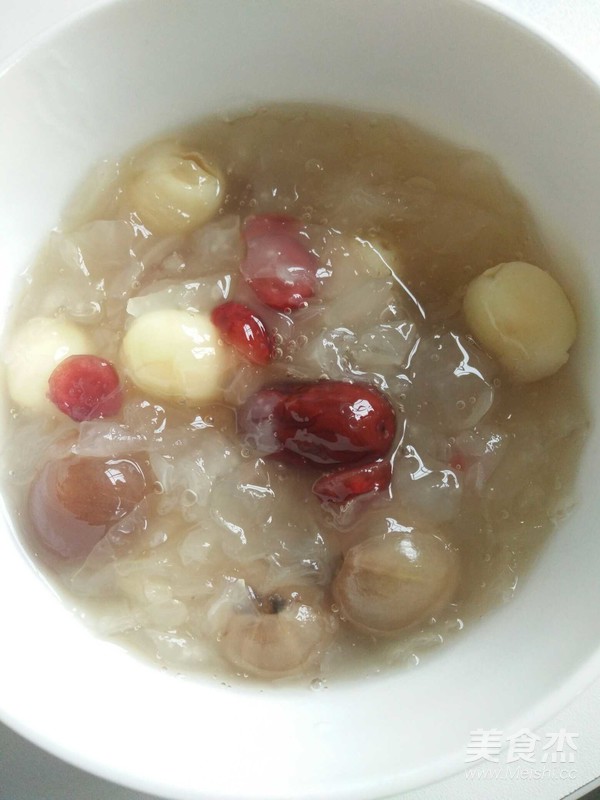 Tremella, Lotus Seed, Saponified Rice, Peach Gum, Red Dates, Cranberry Soup recipe