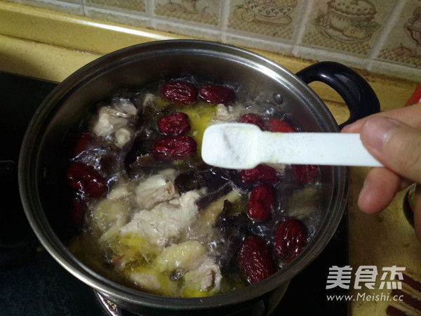 Codonopsis, Lily and Red Date Chicken Soup recipe