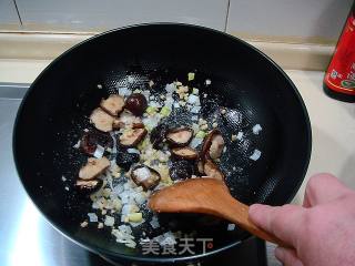 Braised Cabbage with Shiitake and Pork Slices recipe