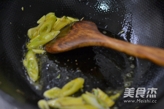 Braised Chicken Wings with Three Sauces recipe