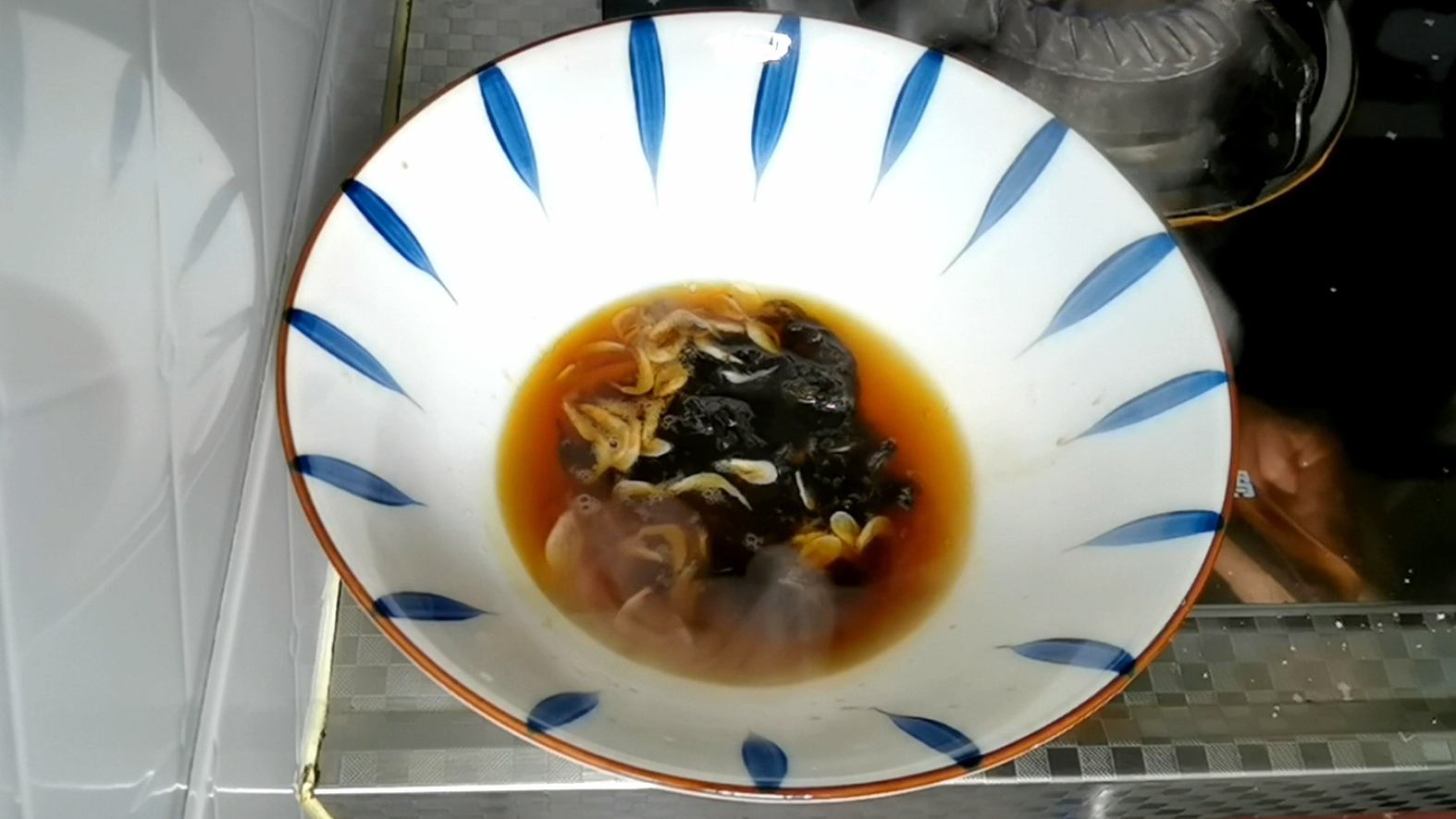 Fresh and Juicy Pork Wonton with Mushroom recipe