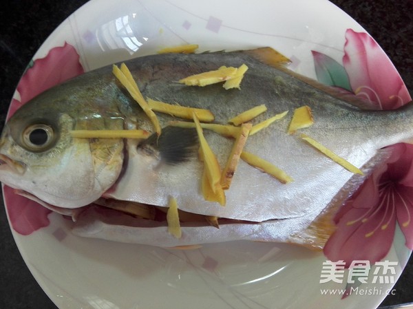 Steamed White Pomfret recipe