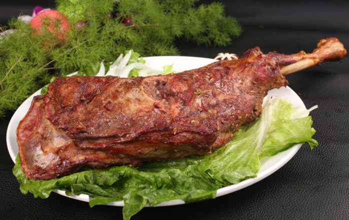 The Practice of Roasted Lamb Leg in Huixiang Qingyuan recipe