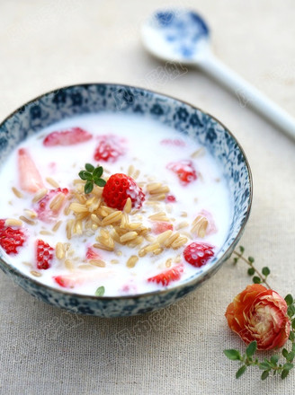 Strawberry Oatmeal Yogurt recipe