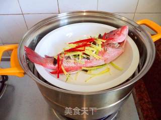 Steamed Red Snapper with Olive Horn recipe