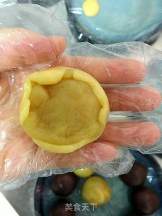 Cantonese-style Lotus Paste and Egg Yolk Mooncakes recipe