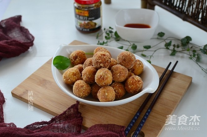 Chicken Meatballs with Black Pepper Sauce recipe