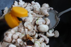 "fresh" and Delicious Simple Quick-handed Dishes-stir-fried Fresh Mushrooms recipe