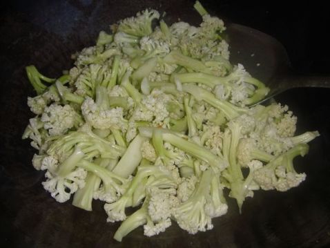 Stir-fried Cauliflower with Soy Sauce recipe
