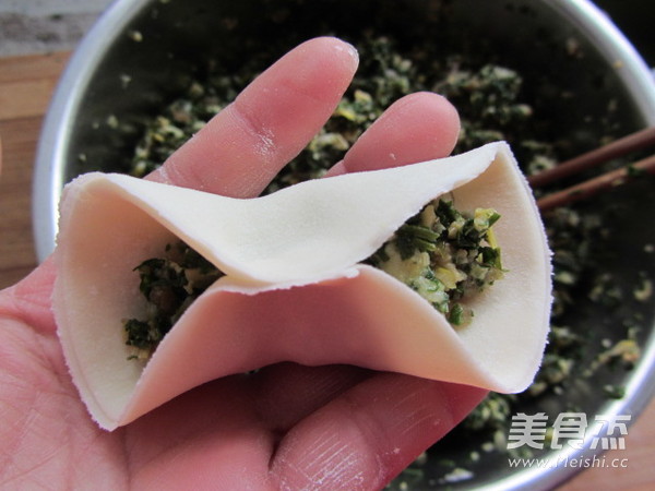 Shepherd's Purse, Bamboo Shoot Tip Pork Dumplings recipe