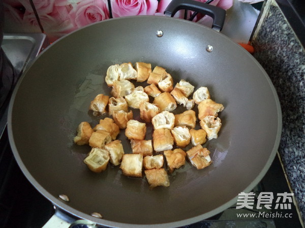 Fried Fried Dough Stick with Garlic Sprouts recipe
